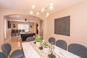Spielezimmer