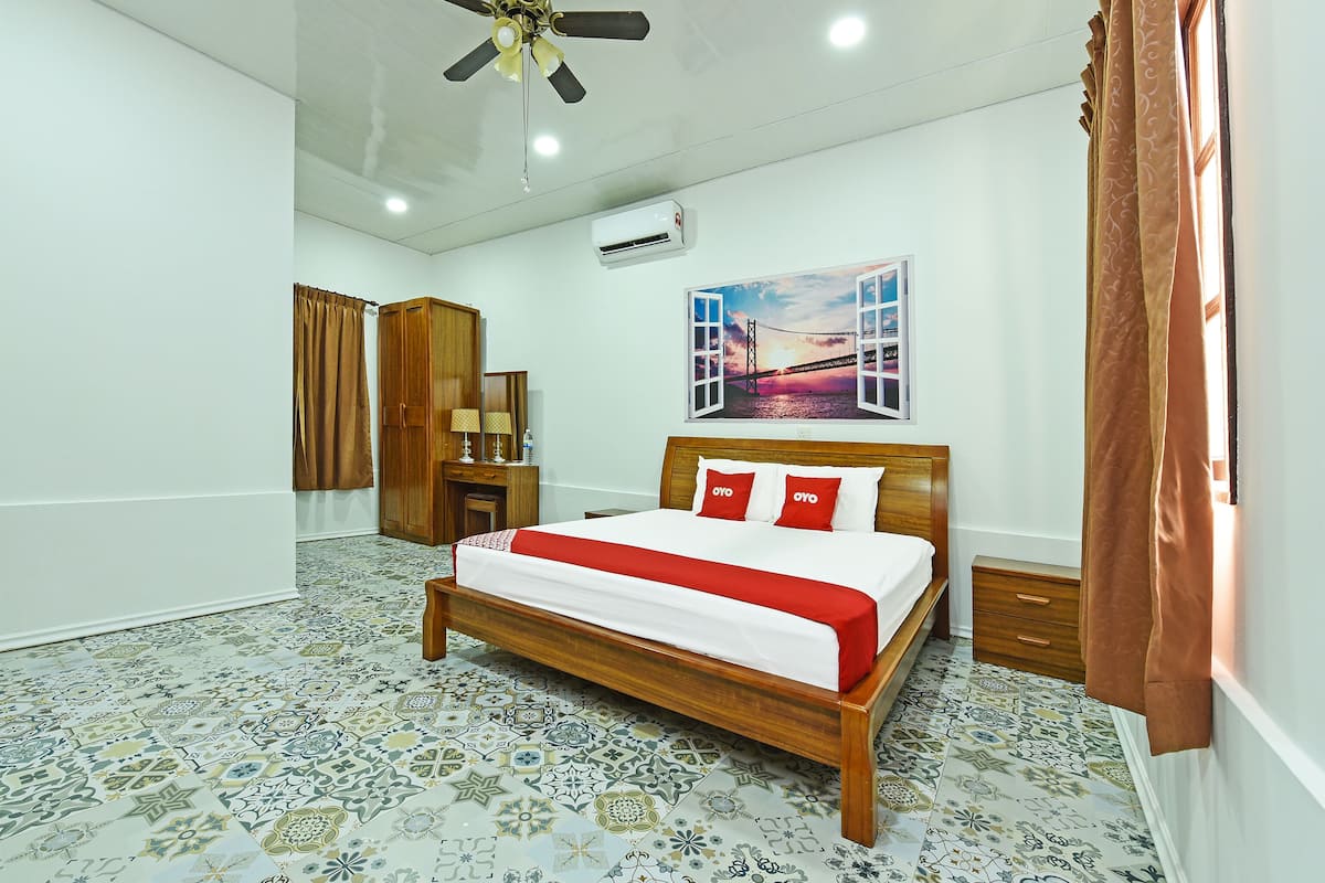 Chambre, salle de bains privée | 1 chambre, bureau, Wi-Fi gratuit, draps fournis