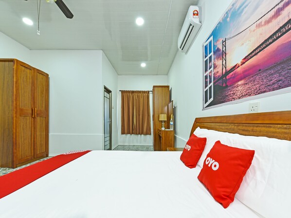 Escritorio, wifi gratis y ropa de cama