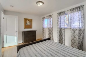 4 bedrooms, iron/ironing board, travel crib, free WiFi - Denver Getaway with Two Living Rooms and Yard (Centennial)