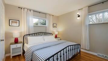 5 habitaciones, tabla de planchar con plancha, cuna de viaje y wifi