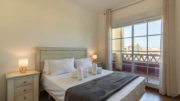 3 dormitorios, tabla de planchar con plancha, wifi gratis y ropa de cama