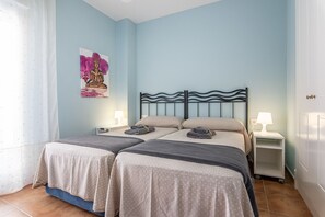 1 dormitorio, tabla de planchar con plancha, wifi gratis y ropa de cama