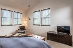 3 dormitorios, tabla de planchar con plancha, wifi gratis y ropa de cama