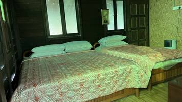 Triple Room, Private Bathroom | Free WiFi, bed sheets