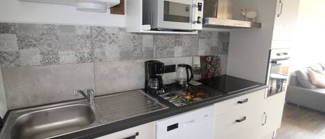 Fridge, microwave, oven, dishwasher