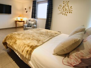 2 bedrooms, free WiFi - Cozy Retreat with Sauna, Netflix, and Organic Pool Near Gerardmer Lake (Gérardmer)