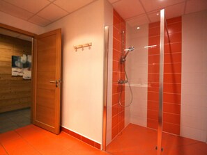 Bathroom - Cozy Retreat with Sauna, Netflix, and Organic Pool Near Gerardmer Lake (Gérardmer)