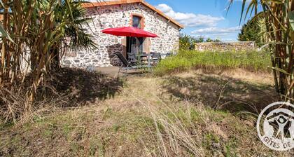 Modern Cottage near Nantes, Atlantic Coast & Puy du Fou — Ideal for Families with Scenic Pond & Terrace