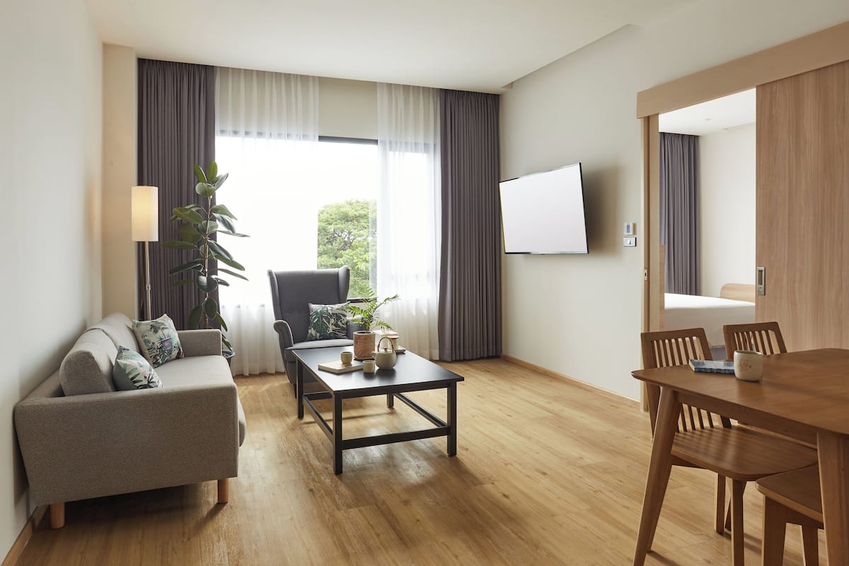 1 chambre, bureau, espace de travail pour ordinateur portable