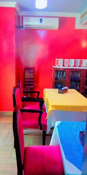 Daily English breakfast (OMR 1 per person) - Marina Hotel (Muscat)