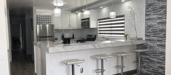 Casa Marina, Large private parking, comfortable and spacious, close to the beach and everything.