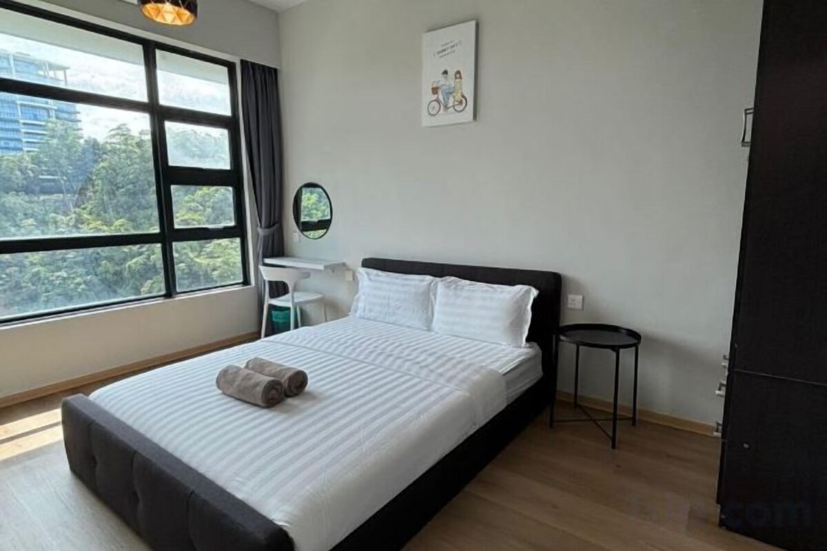 2 bedrooms, blackout curtains, iron/ironing board, free WiFi