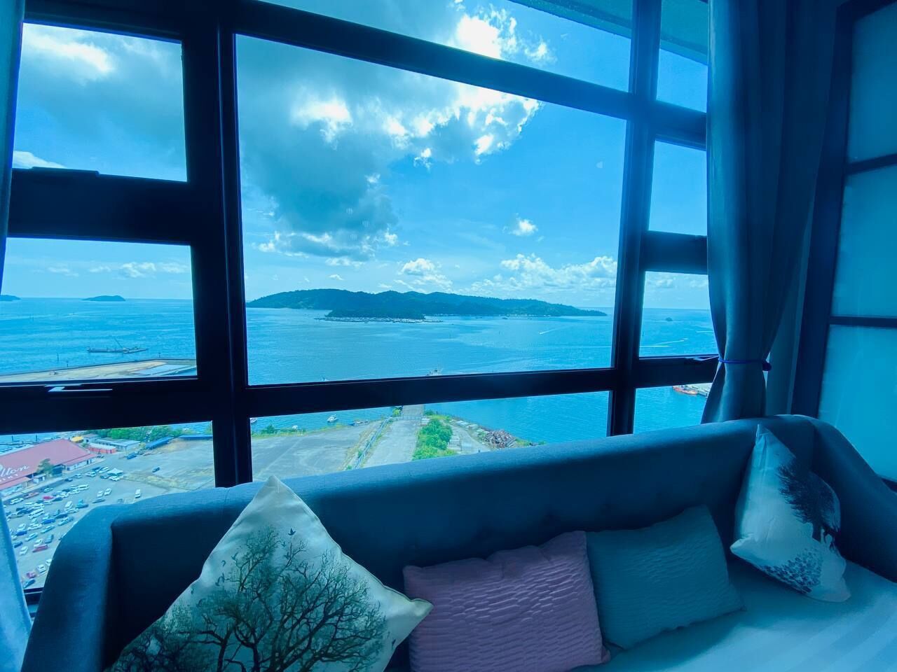 40-英寸液晶电视（配备卫星频道）、电视、Netflix