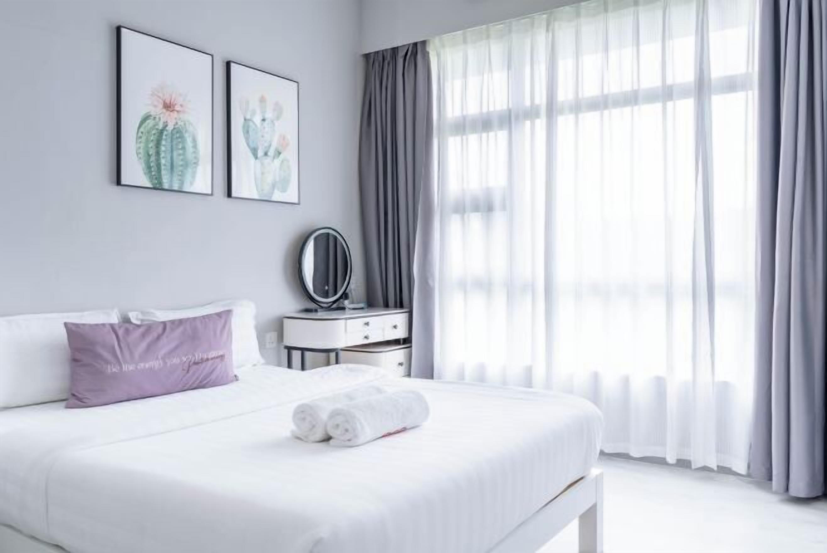 2 soverom, blendingsgardiner, strykejern/-brett og wi-fi (inkludert)