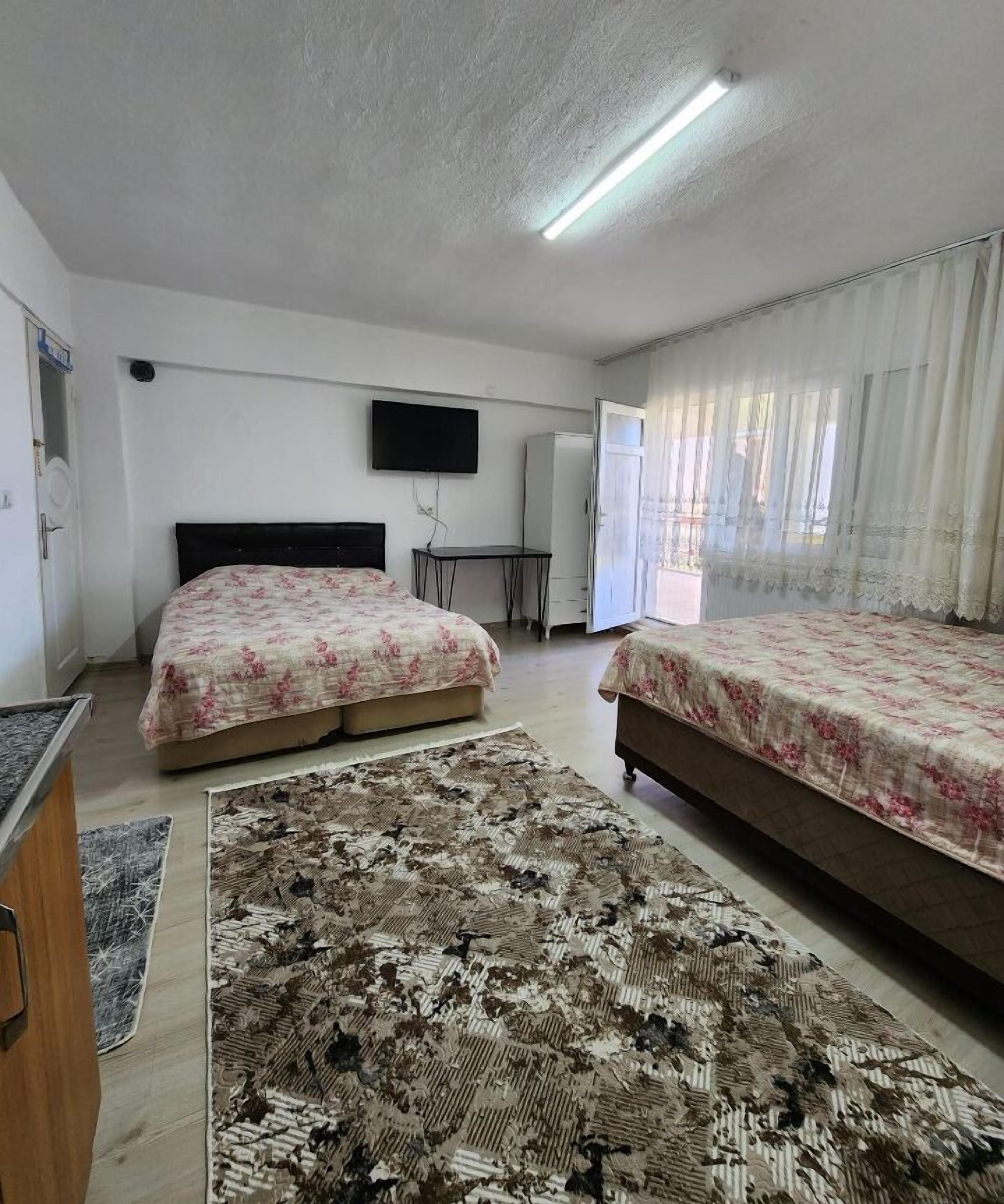 Individually decorated, desk, free WiFi, bed sheets