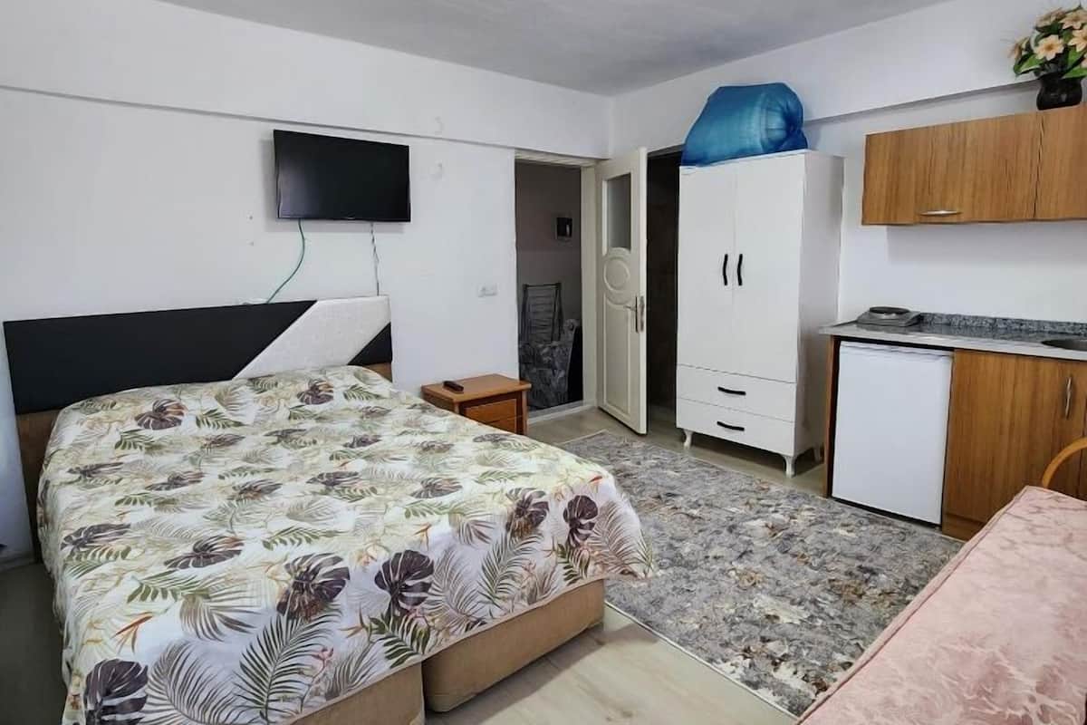 Décoration personnalisée, bureau, Wi-Fi gratuit, draps fournis