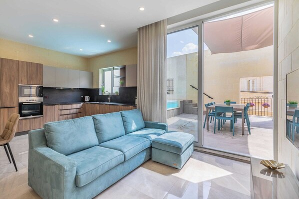 Smart TV - Celestina Farmhouse (Ix-Xagħra)