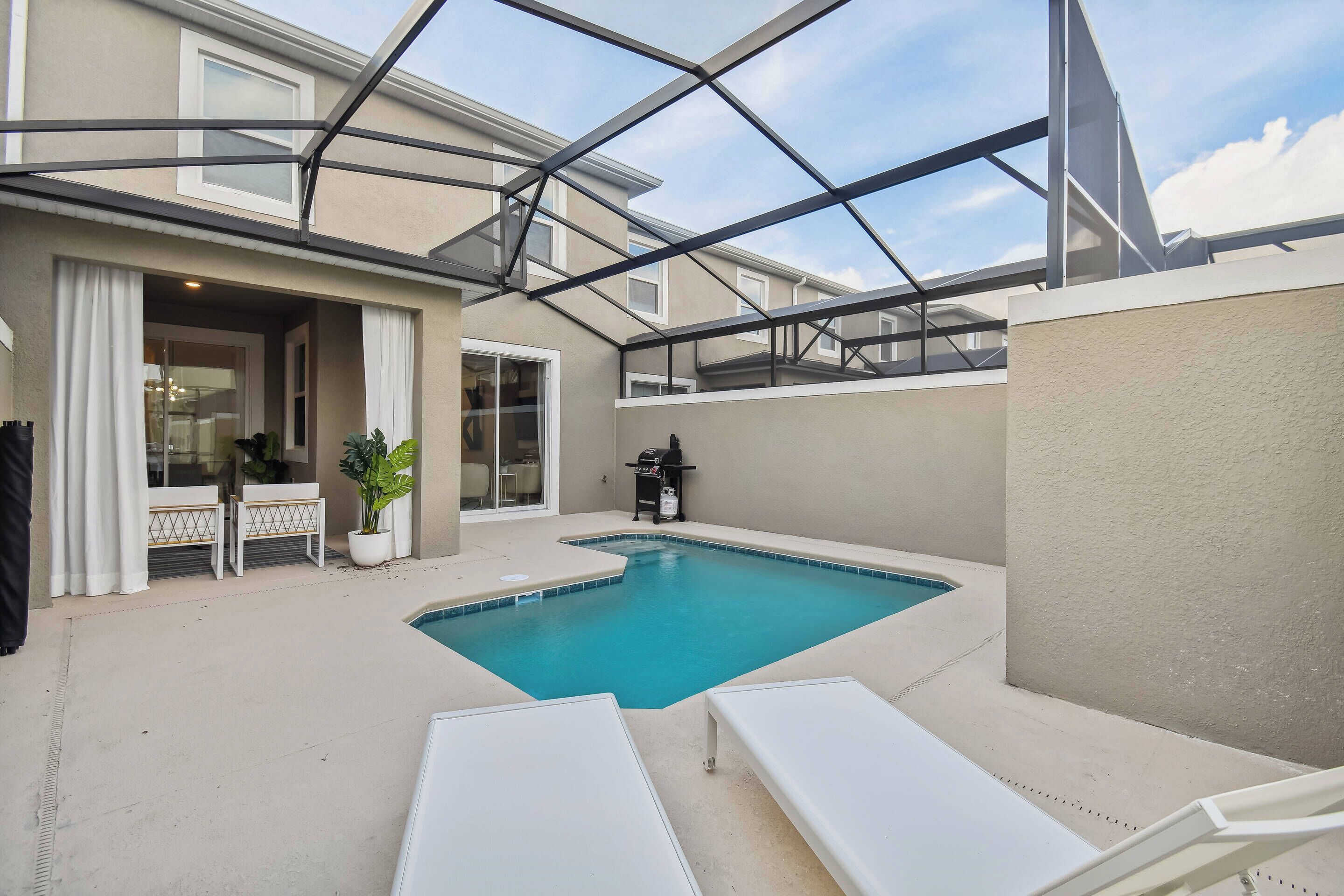 Een verwarmd zwembad