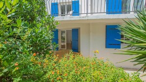 Unclassified image, 3 of 12, button - La Coubre - APT 2/4 pers 65m2 terrace and secure parking lot (Saint-Palais-sur-Mer)