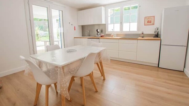 Unclassified image, 1 of 12, button - La Coubre - APT 2/4 pers 65m2 terrace and secure parking lot (Saint-Palais-sur-Mer)