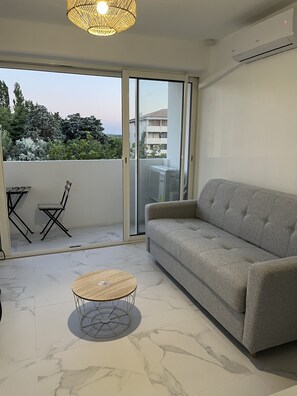 Living area - Apartment downtown AIX EN PROVENCE (AIX EN PROVENCE)