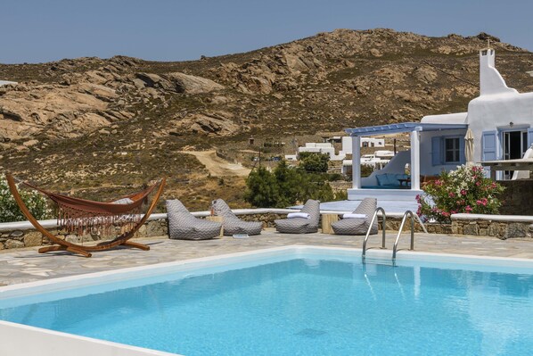 Outdoor pool - Ikos Residence (Mykonos)