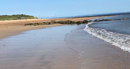 Cosy cottage that sleeps 4 guests in 2 bedrooms