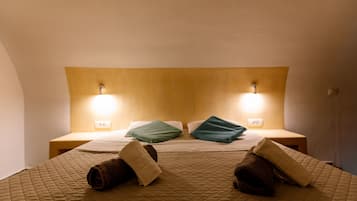 Deluxe Room, Multiple Beds, Non Smoking
