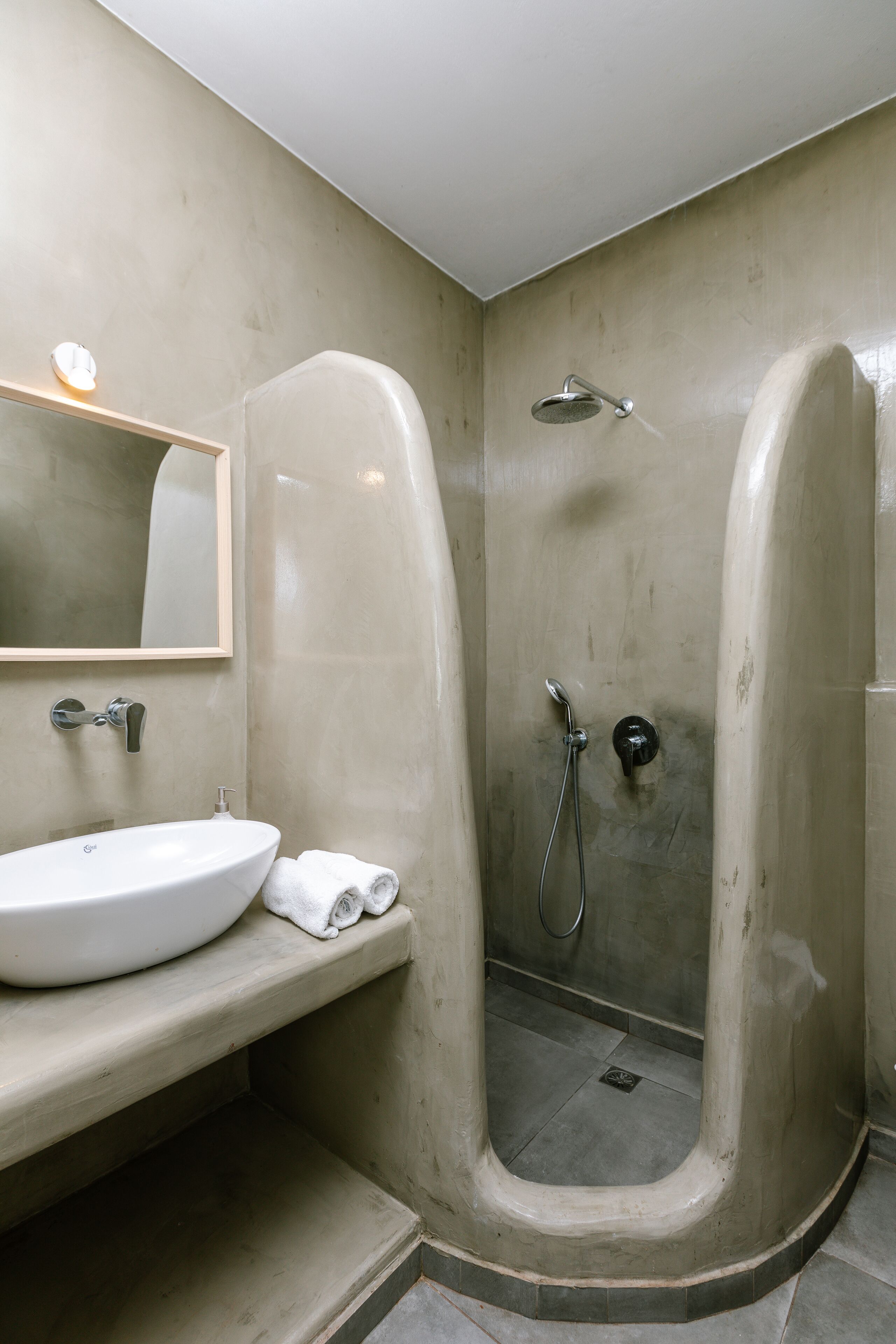 Photo - White Element