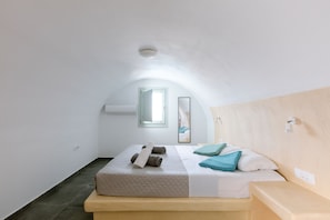 Deluxe-Zimmer, Mehrere Betten, Nichtraucher | Allergikerbettwaren, laptopgeeigneter Arbeitsplatz