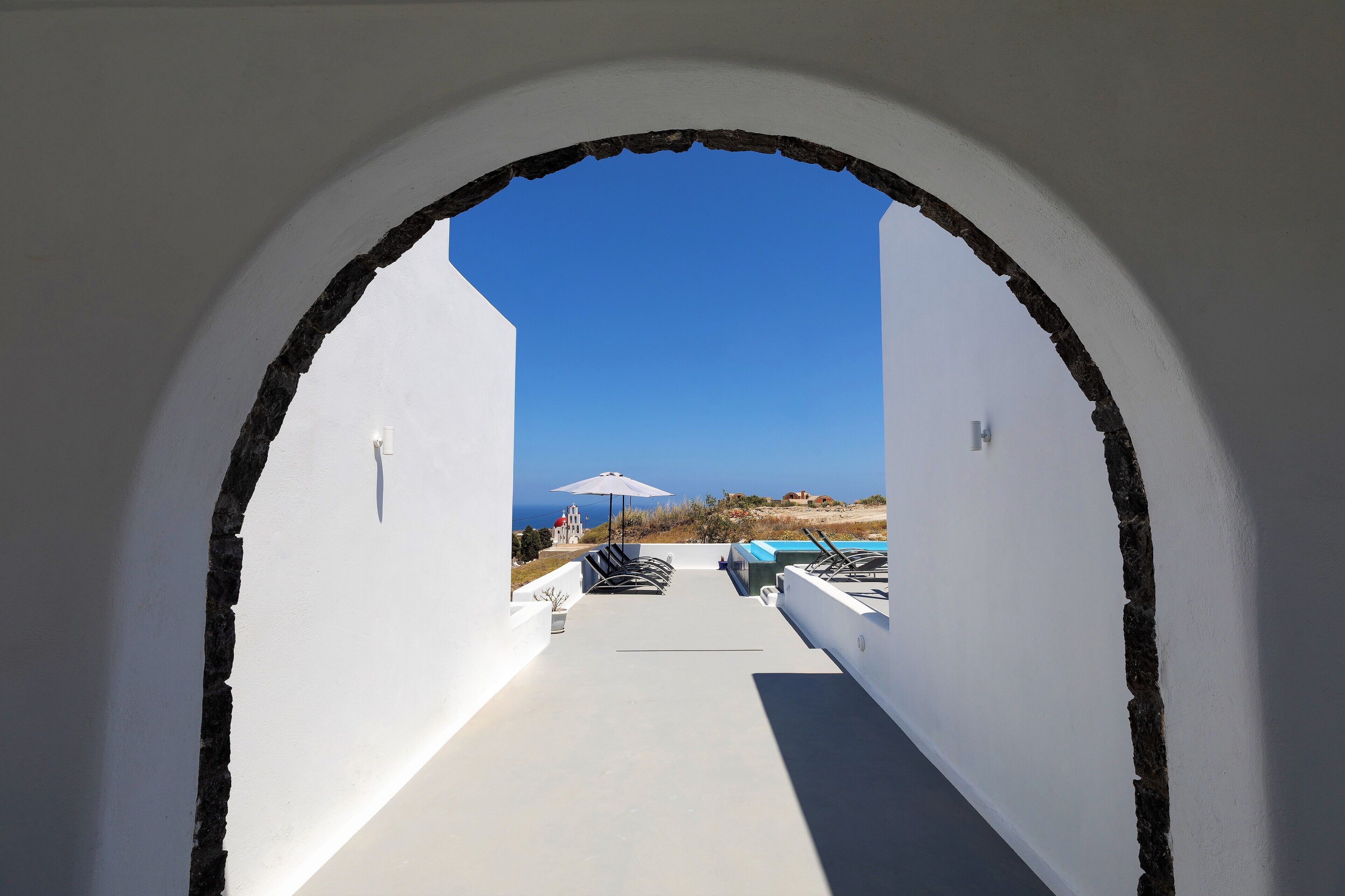 Photo - White Element