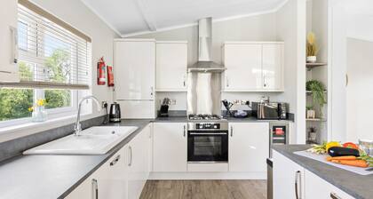 Rose Lodge, 21 Roadford Lake Lodges