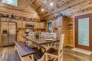 Dining - NEW 3BD Log Cabin with HOT TUB! Pool Table +WiFi (Sevierville)