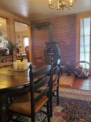 Dining - Windham House with Hot Tub perfect for families (Windham)