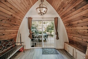 Interior - 78mbr - Wood Stove - Wifi - Pets Ok - Bbq - Sleeps 6 1 Bedroom Home by RedAwning (Deming)