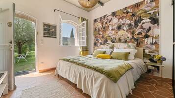 1 chambre, coffres-forts dans les chambres, fer et planche Ă repasser