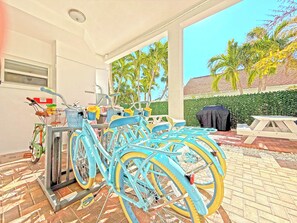 Outdoor dining - La Tortuga Historic Downtown Pass A Grille St Pete Beach 6 (St Pete Beach)