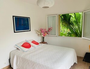 3 chambres, fer et planche à repasser, Wi-Fi, draps fournis