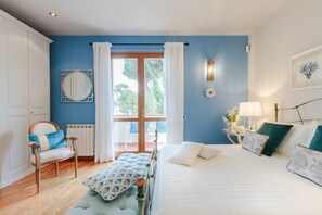 3 bedrooms, iron/ironing board, bed sheets