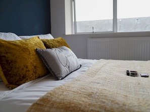 1 chambre, bureau, fer et planche à repasser, accès au Wi-Fi (inclus)