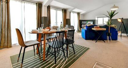 Perfectly located stylish 2 bed home with Parking - Pass the Keys
