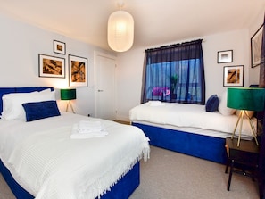 2 bedrooms, iron/ironing board, free WiFi, bed sheets