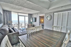 Dining - Camelot Resort Unit 409 (Myrtle Beach)