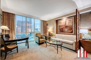 テレビ、書斎 / ワークスペース