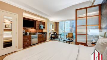 In-room safe, desk, iron/ironing board, free WiFi