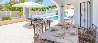 Villa ANCLA BLANCA by Abahana Villas
