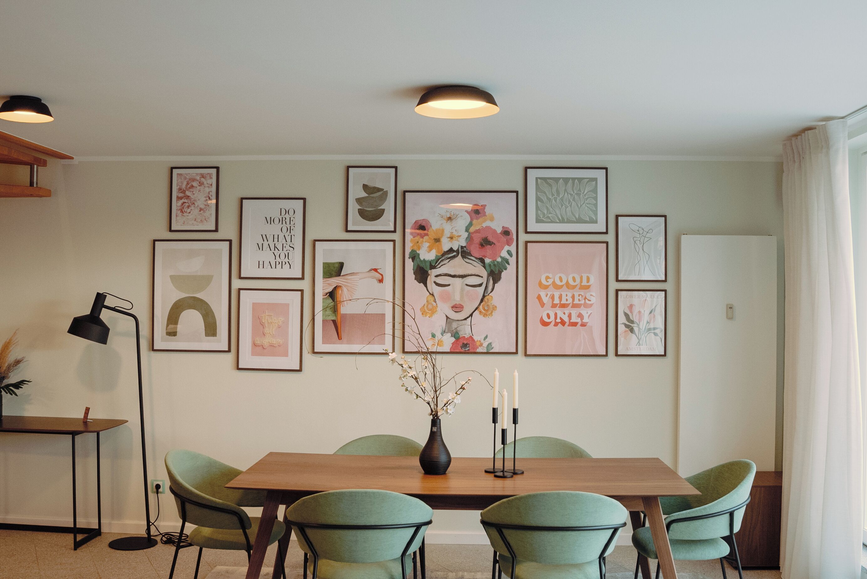Luxury-Apartment | Essbereich im Zimmer