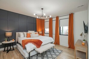 4 bedrooms, iron/ironing board, WiFi, bed sheets - New Gulch, Rooftop, Deck View (Nashville)