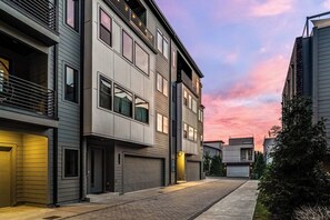 Exterior - New Gulch, Rooftop, Deck View (Nashville)